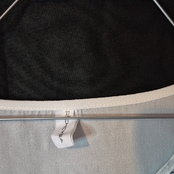 Cream Floral V-Neck Tunic with Pink & Blue Accents - Picture 2 of 3